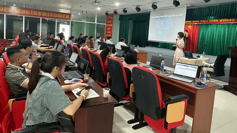 Lớp học khám phá trí tuệ nhân tạo (AI) tại Bệnh viện Đa khoa khu vực Ngọc Hồi